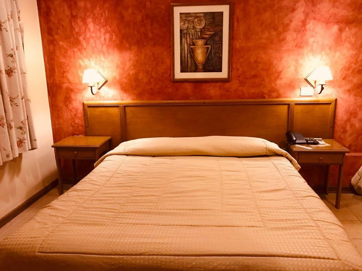 Hotel Bristol Asuncion Bagian luar foto